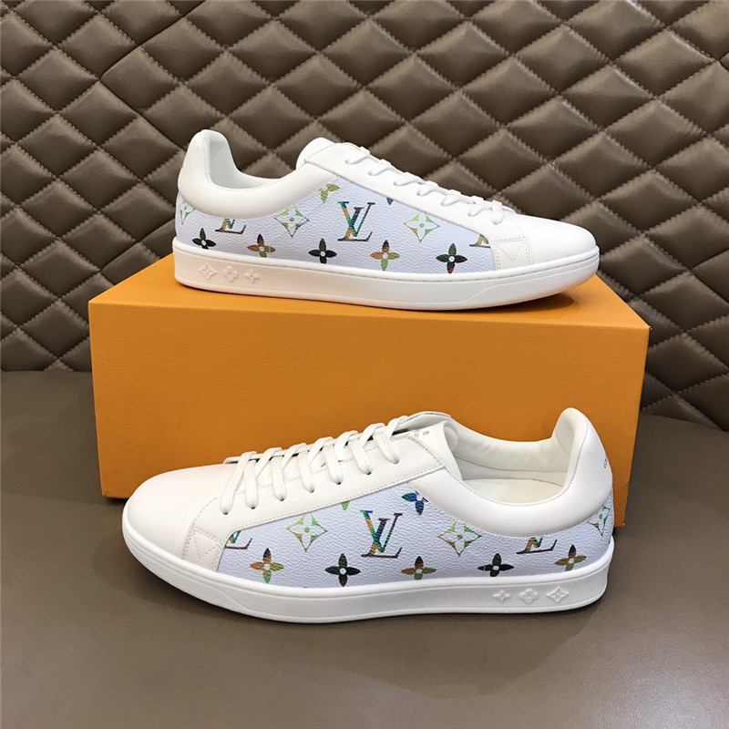 Louis Vuitton Men SNEAKER