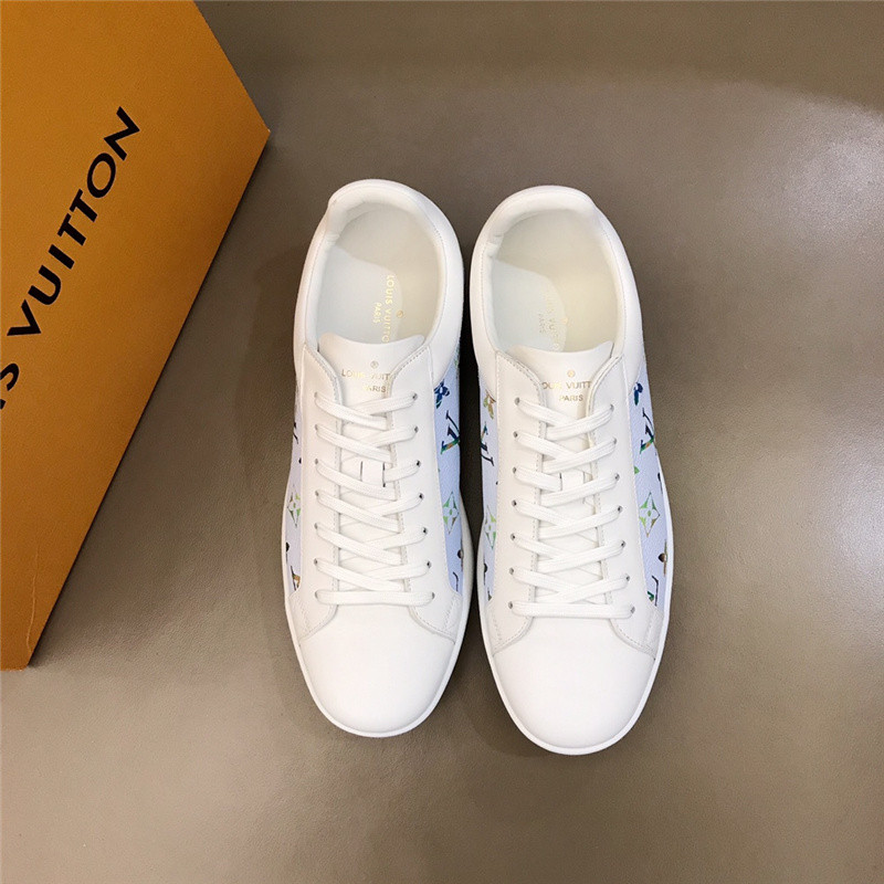 Louis Vuitton Men SNEAKER