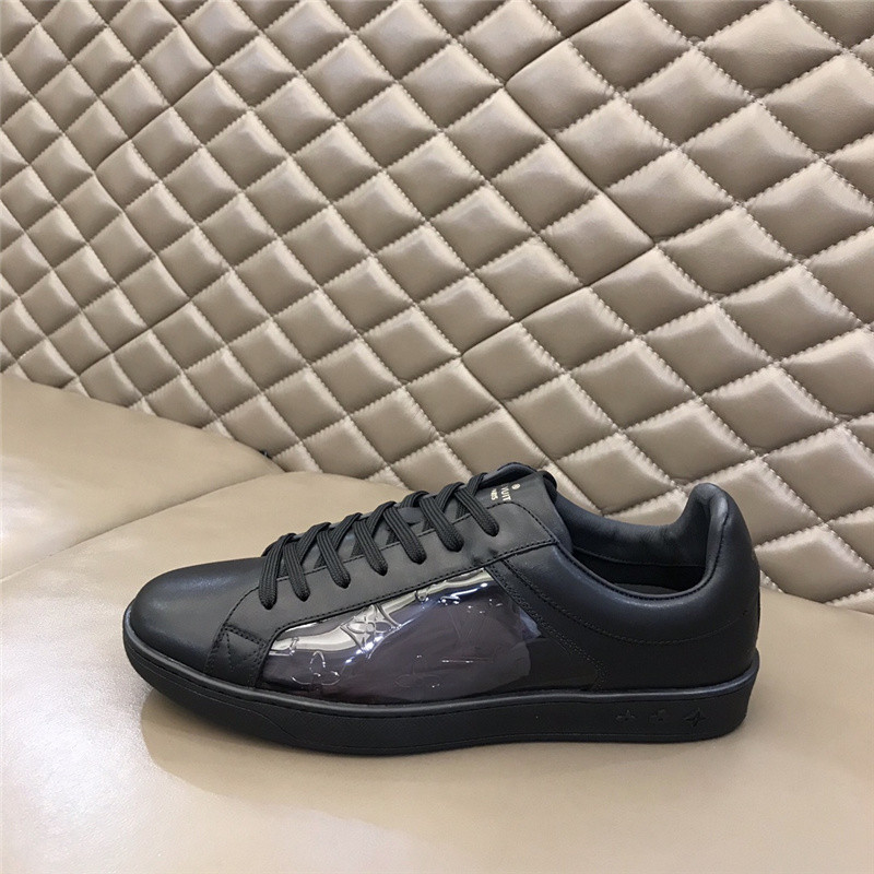 Louis Vuitton Men SNEAKER