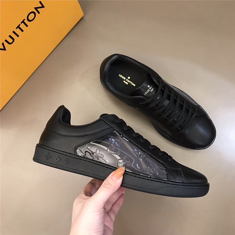 Louis Vuitton Men SNEAKER