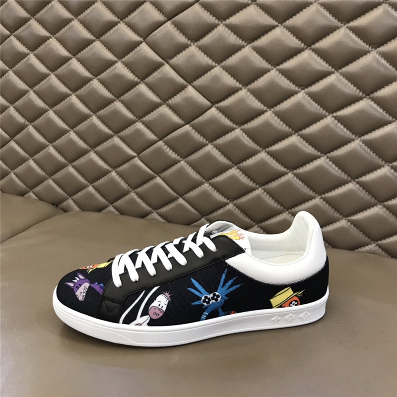 Louis Vuitton Men SNEAKER