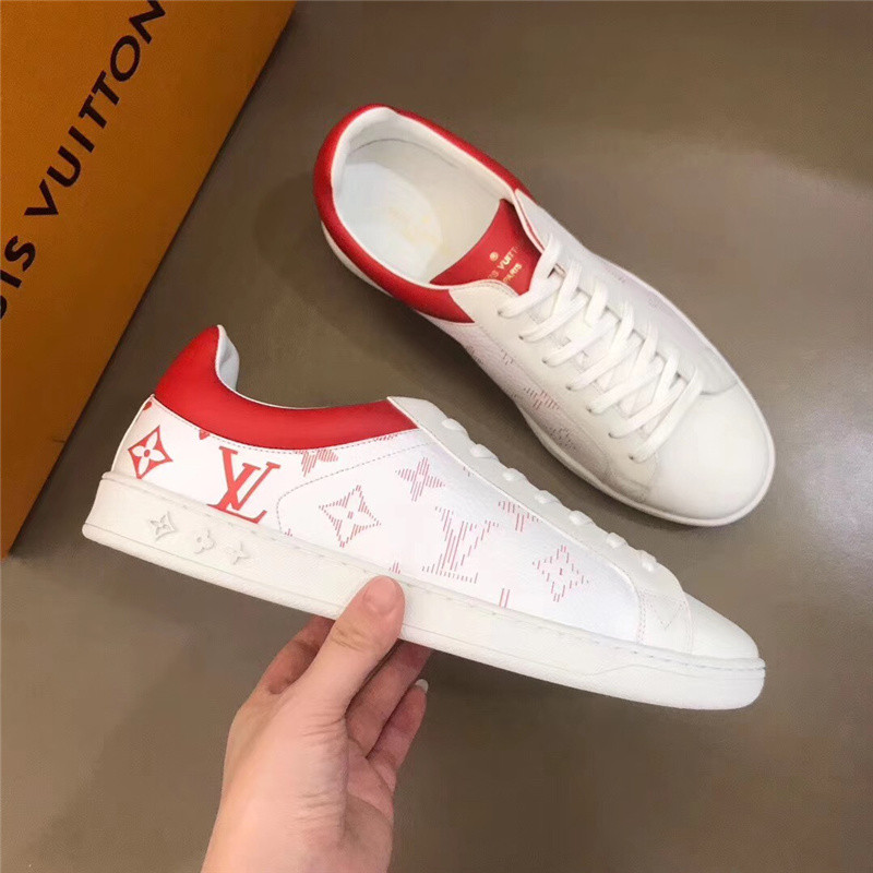 Louis Vuitton Men SNEAKER