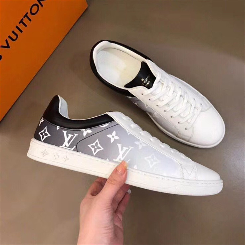 Louis Vuitton Men SNEAKER