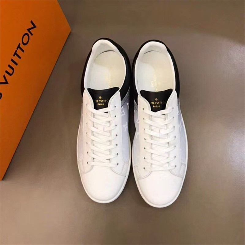 Louis Vuitton Men SNEAKER