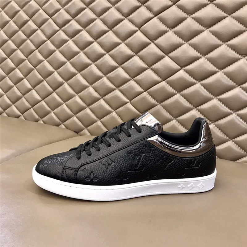 Louis Vuitton Men SNEAKER