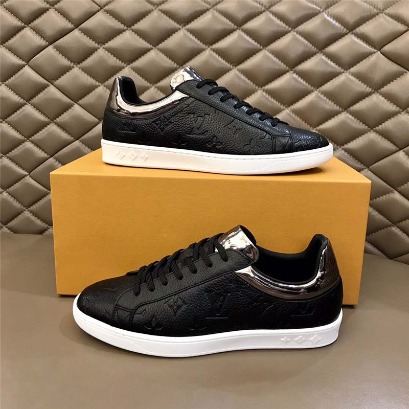 Louis Vuitton Men SNEAKER