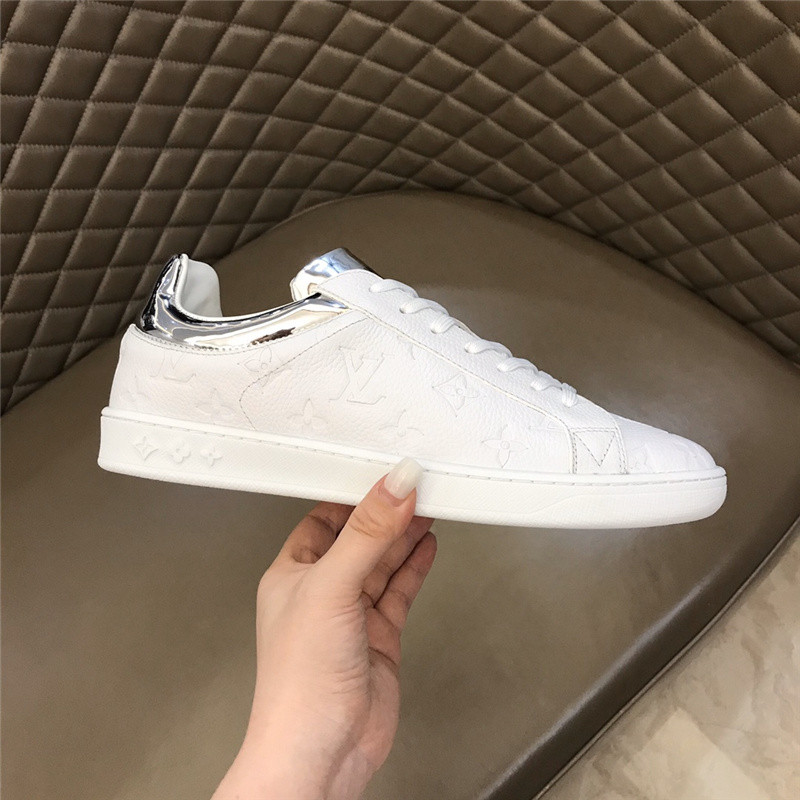 Louis Vuitton Men SNEAKER