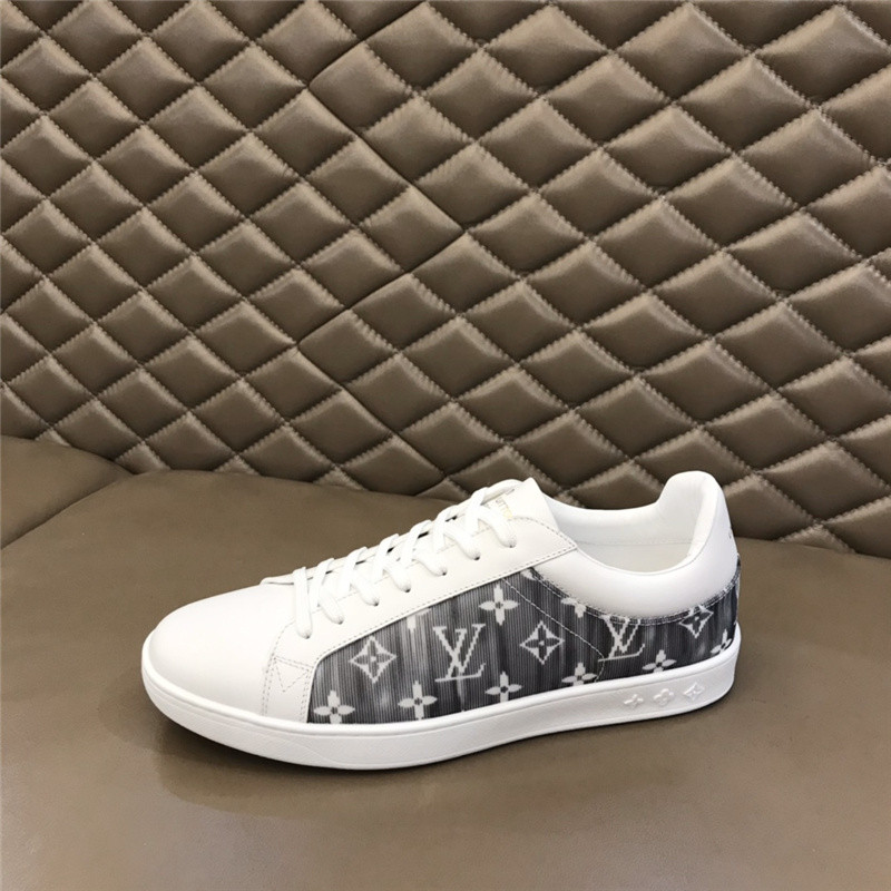 Louis Vuitton Men SNEAKER