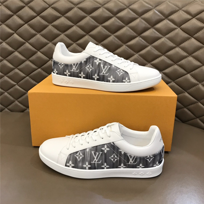 Louis Vuitton Men SNEAKER