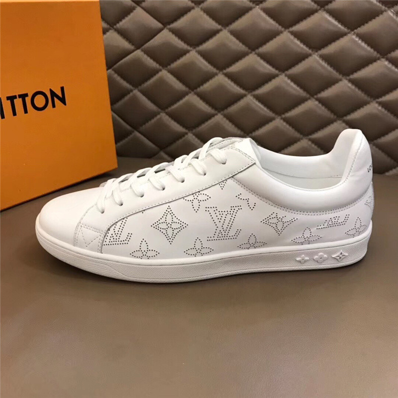 Louis Vuitton Men SNEAKER