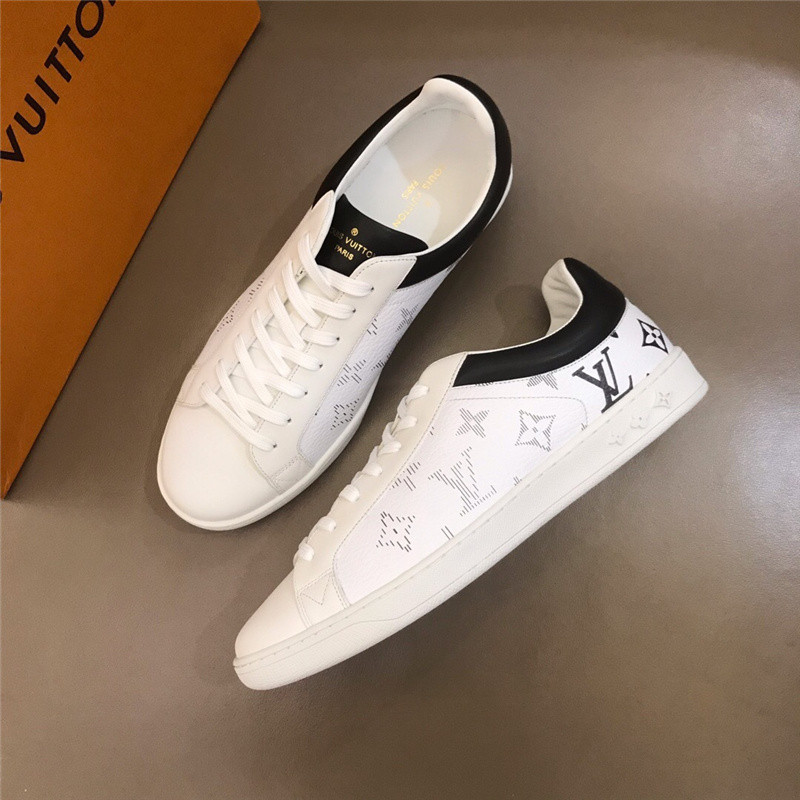 Louis Vuitton Men SNEAKER