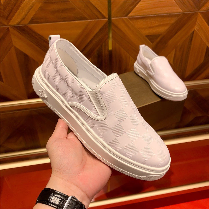 Louis Vuitton Men SNEAKER