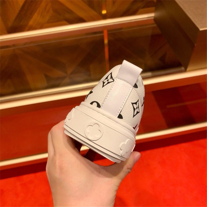 Louis Vuitton Men SNEAKER