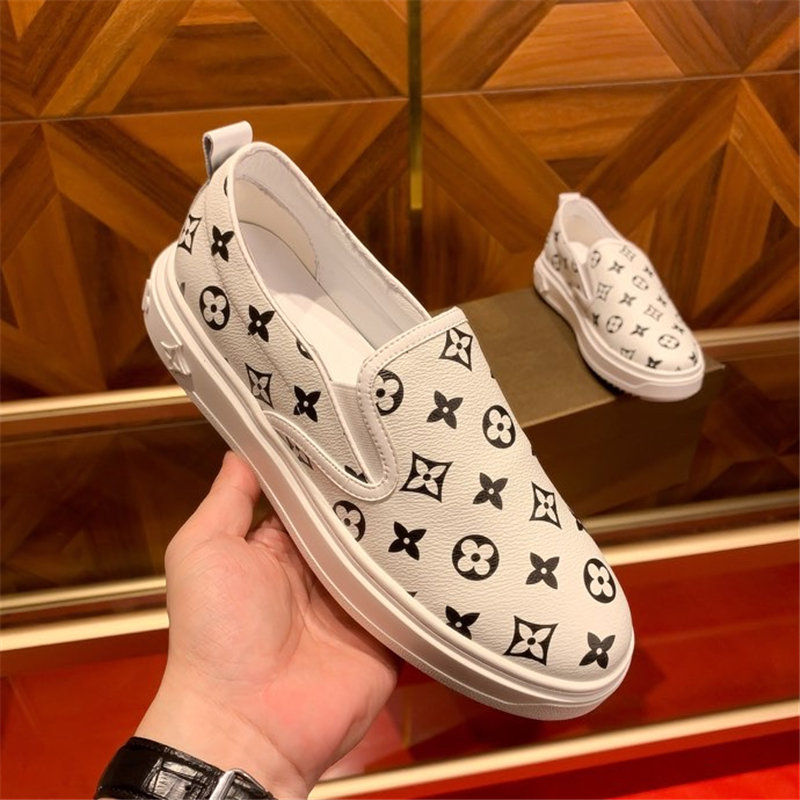 Louis Vuitton Men SNEAKER