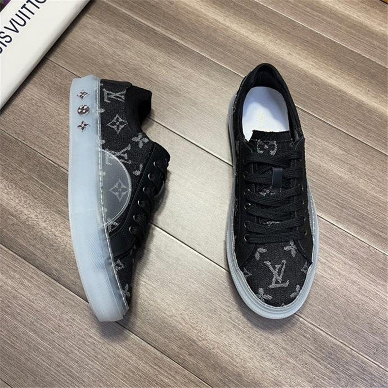 Louis Vuitton Men SNEAKER