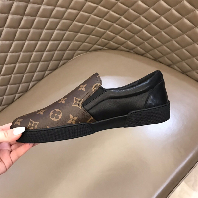 Louis Vuitton Men SNEAKER