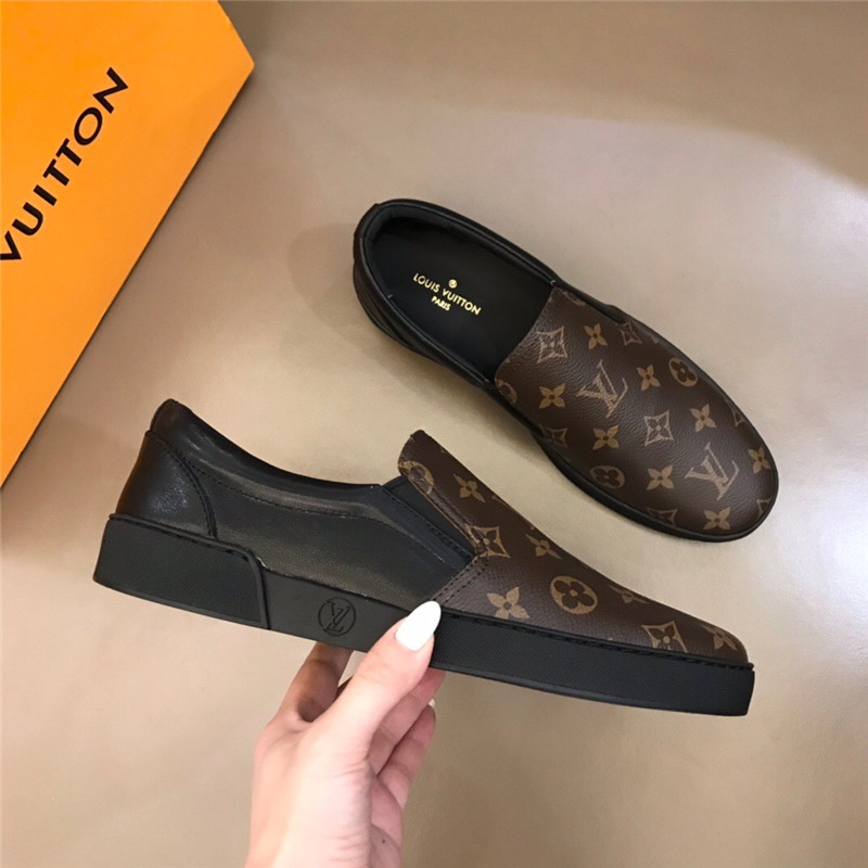 Louis Vuitton Men SNEAKER