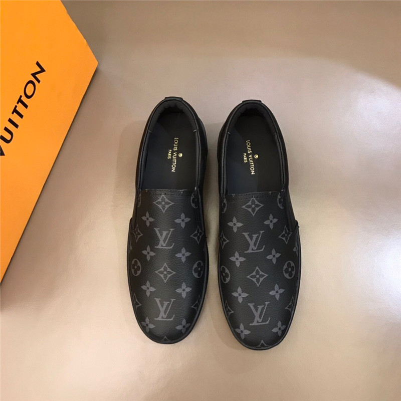 Louis Vuitton Men SNEAKER