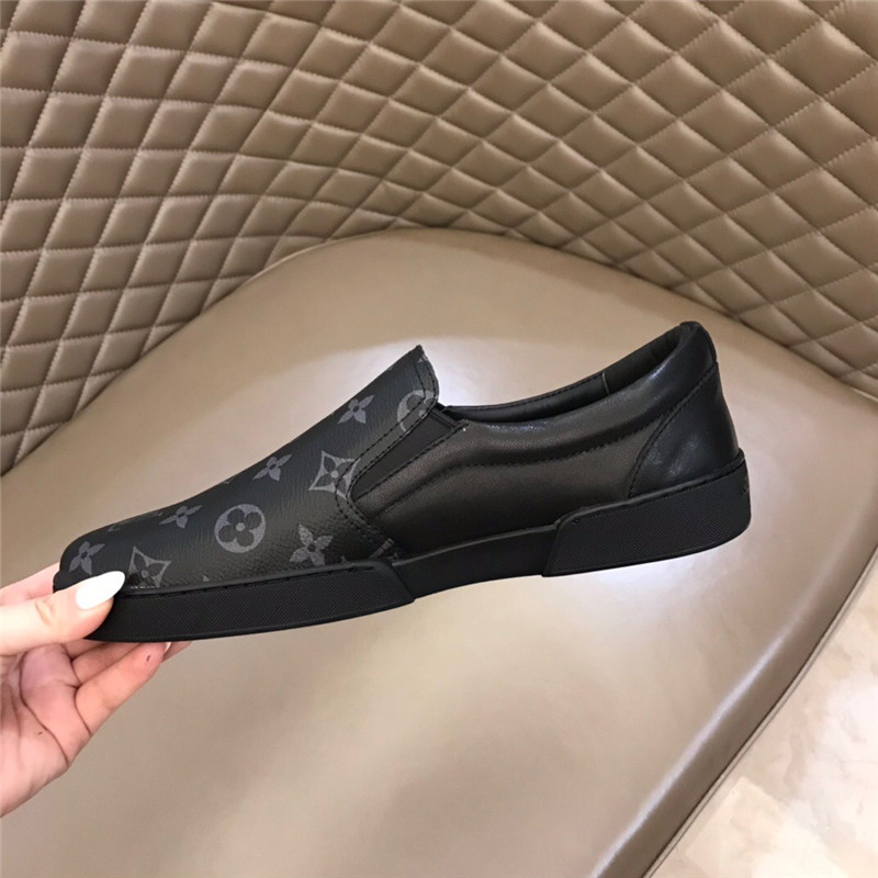 Louis Vuitton Men SNEAKER