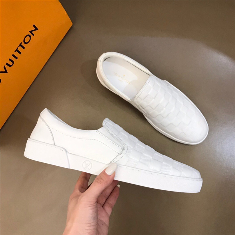 Louis Vuitton Men SNEAKER