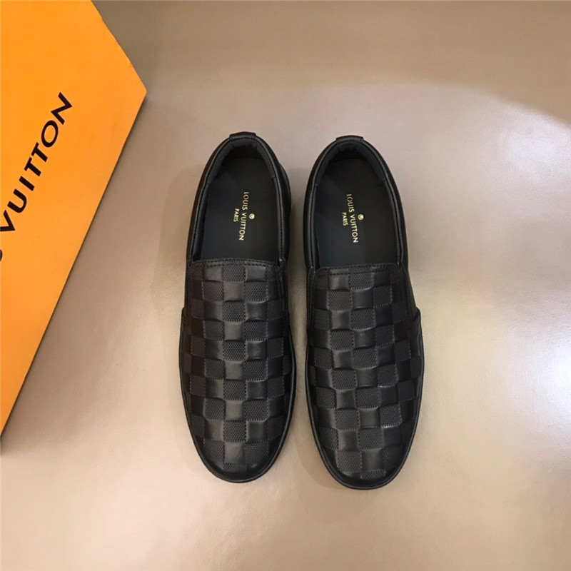 Louis Vuitton Men SNEAKER