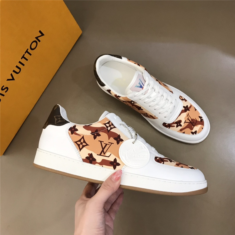 Louis Vuitton Men SNEAKER