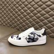 Louis Vuitton Men SNEAKER