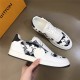 Louis Vuitton Men SNEAKER