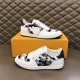 Louis Vuitton Men SNEAKER