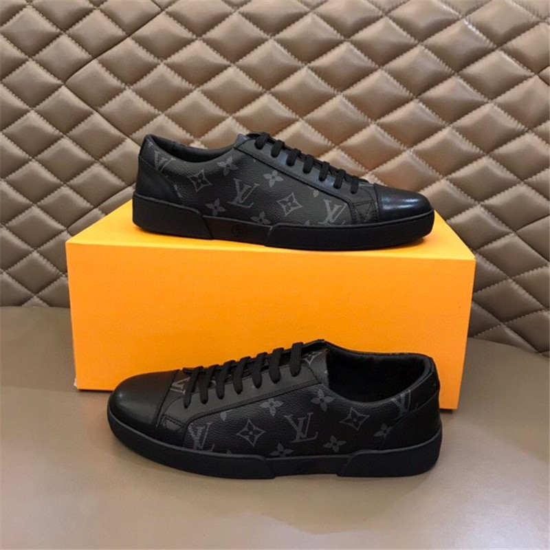 Louis Vuitton Men SNEAKER