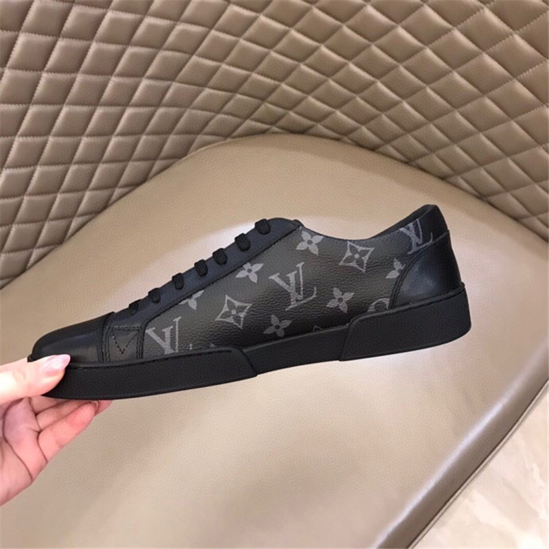 Louis Vuitton Men SNEAKER