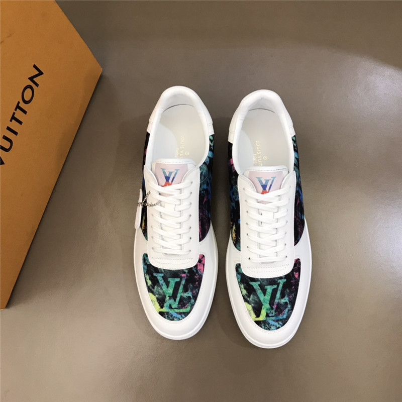 Louis Vuitton Men SNEAKER