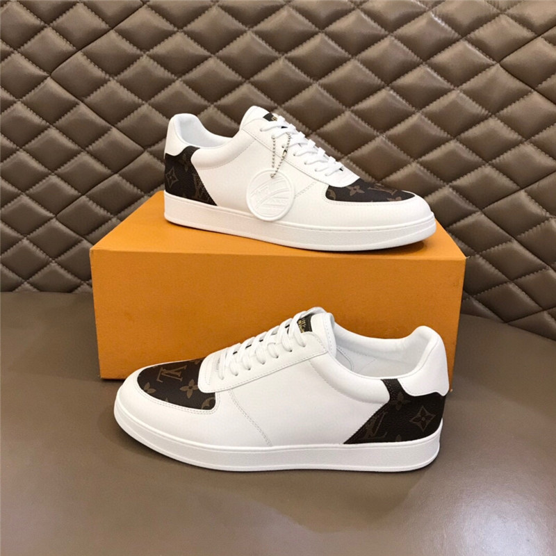 Louis Vuitton Men SNEAKER