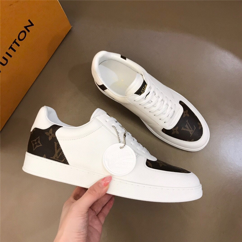 Louis Vuitton Men SNEAKER