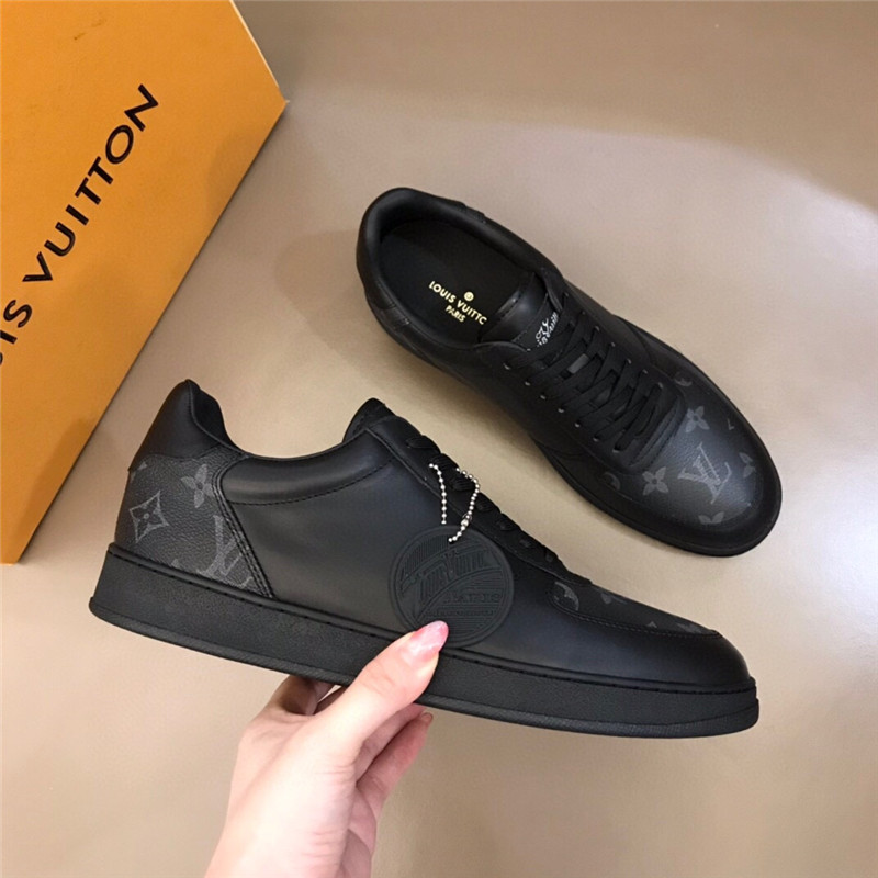 Louis Vuitton Men SNEAKER