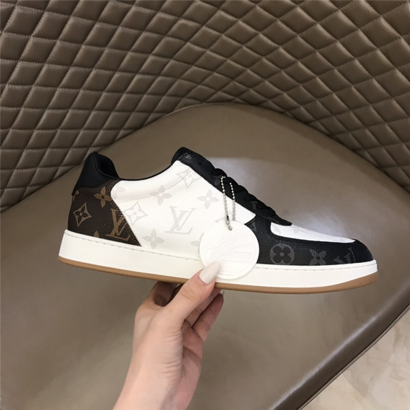 Louis Vuitton Men SNEAKER