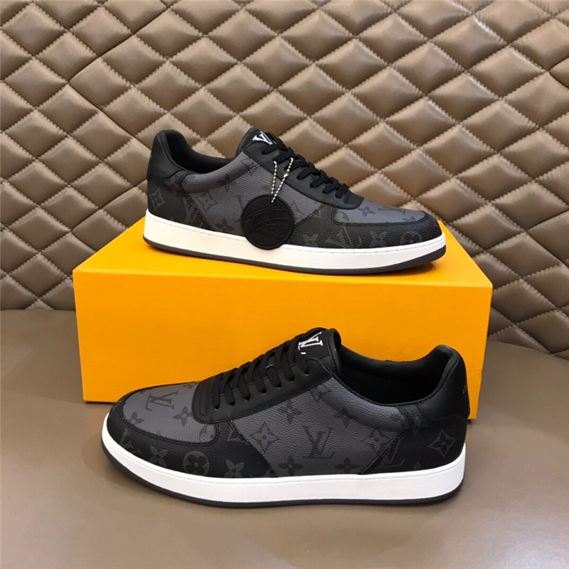 Louis Vuitton Men SNEAKER