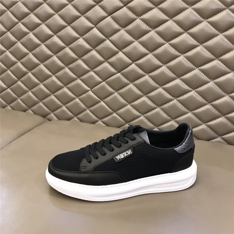 Louis Vuitton Men SNEAKER