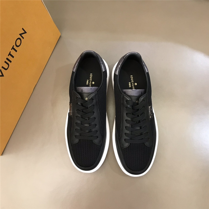 Louis Vuitton Men SNEAKER