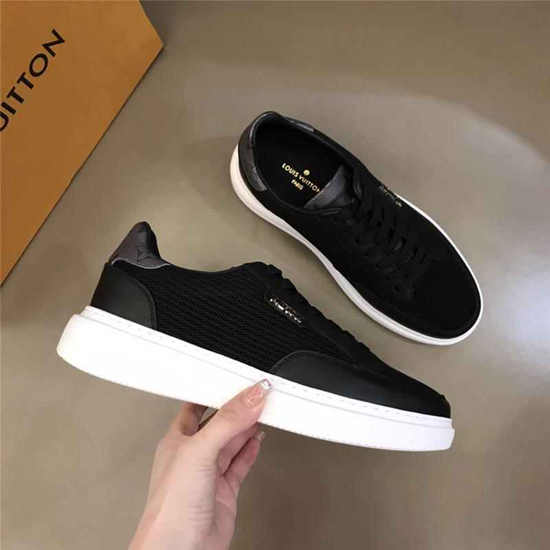 Louis Vuitton Men SNEAKER