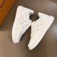 Louis Vuitton Men SNEAKER