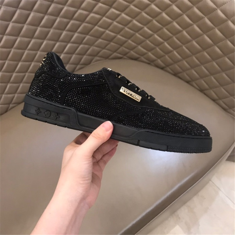 Louis Vuitton Men SNEAKER