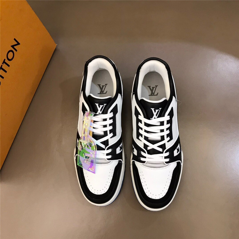 Louis Vuitton Men SNEAKER