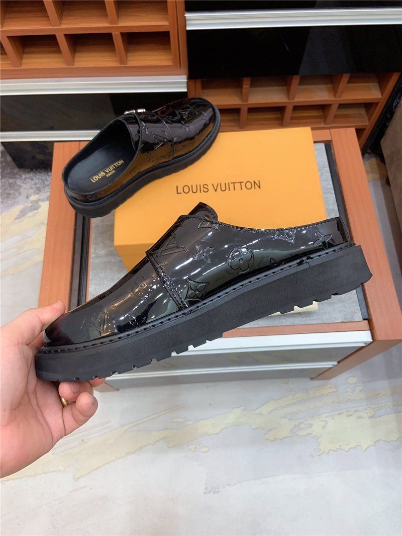 Louis Vuitton Men SNEAKER