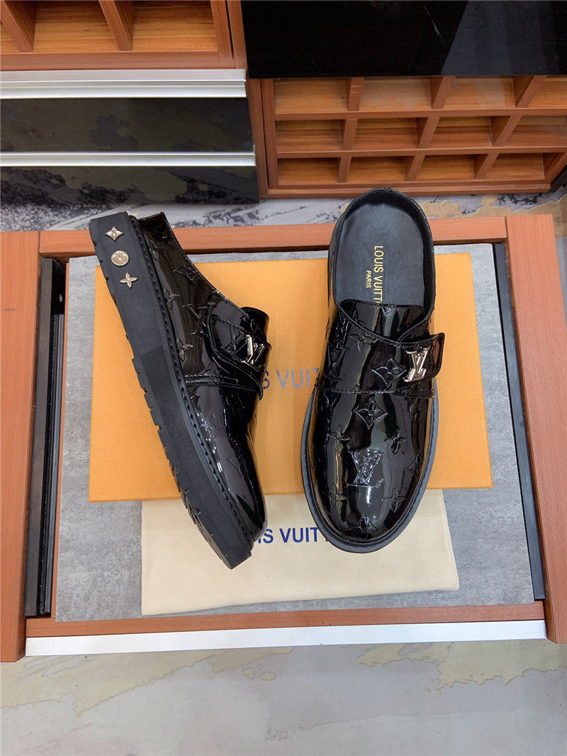 Louis Vuitton Men SNEAKER