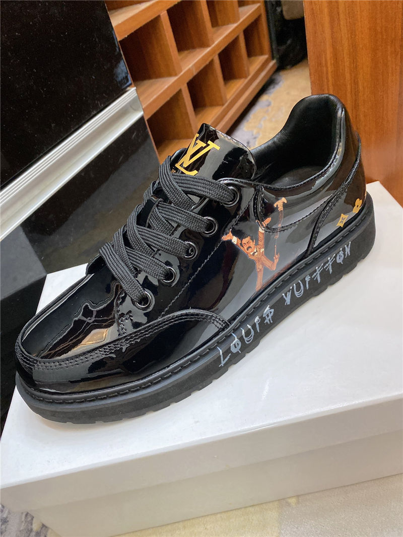 Louis Vuitton Men SNEAKER