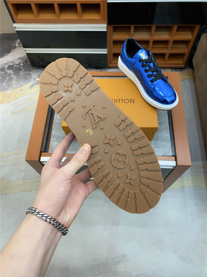 Louis Vuitton Men SNEAKER