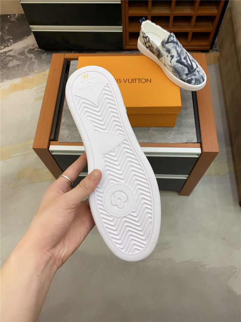 Louis Vuitton Men SNEAKER