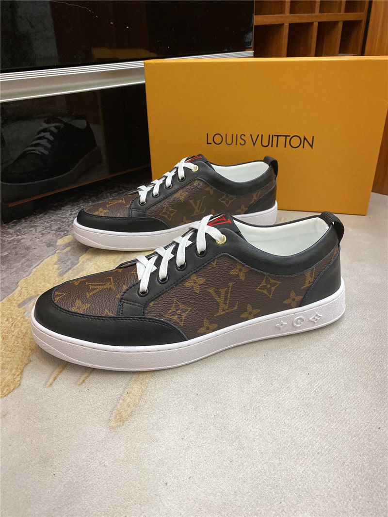 Louis Vuitton Men SNEAKER