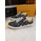 Louis Vuitton Men SNEAKER